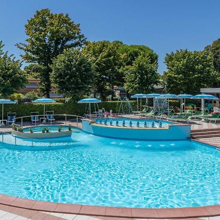 Hotel Smeraldo Cesena Bagian luar foto