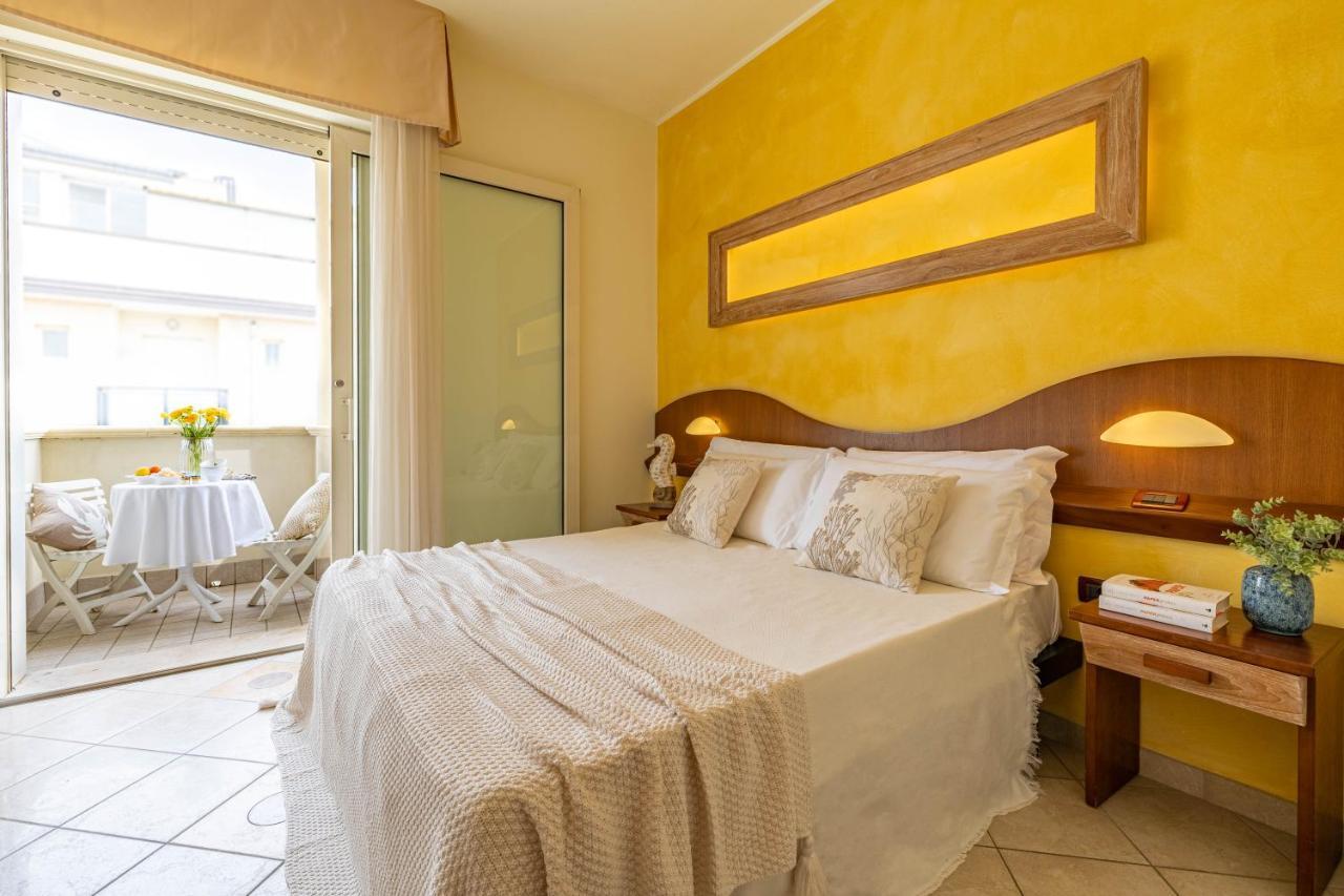 Hotel Smeraldo Cesena Bagian luar foto
