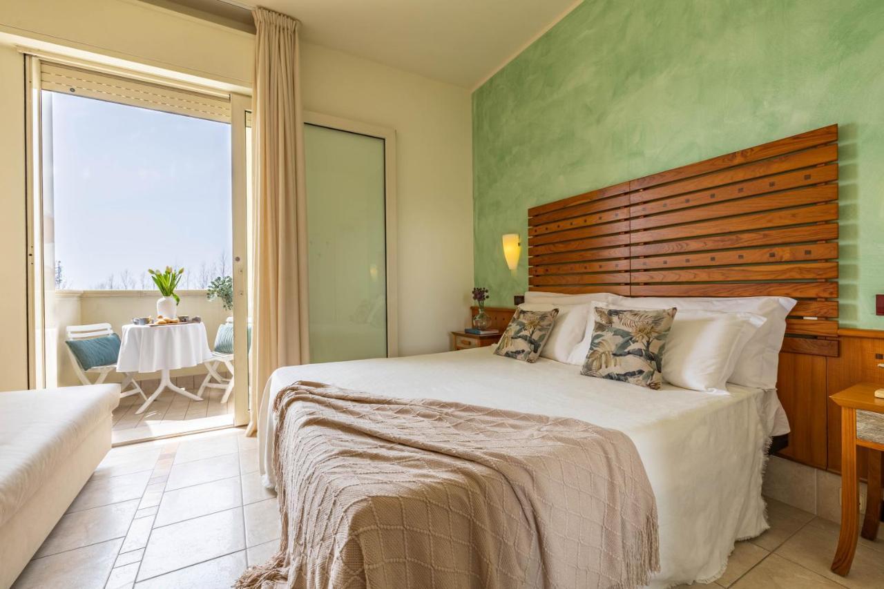 Hotel Smeraldo Cesena Bagian luar foto