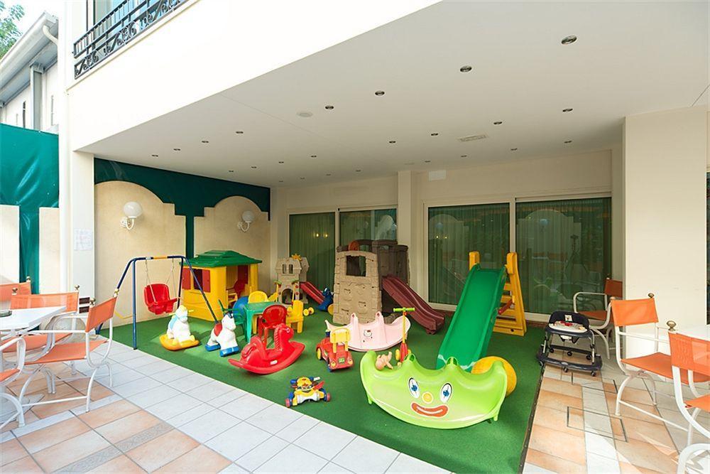 Hotel Smeraldo Cesena Bagian luar foto
