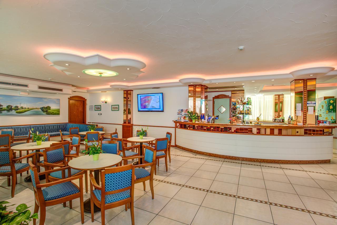 Hotel Smeraldo Cesena Bagian luar foto