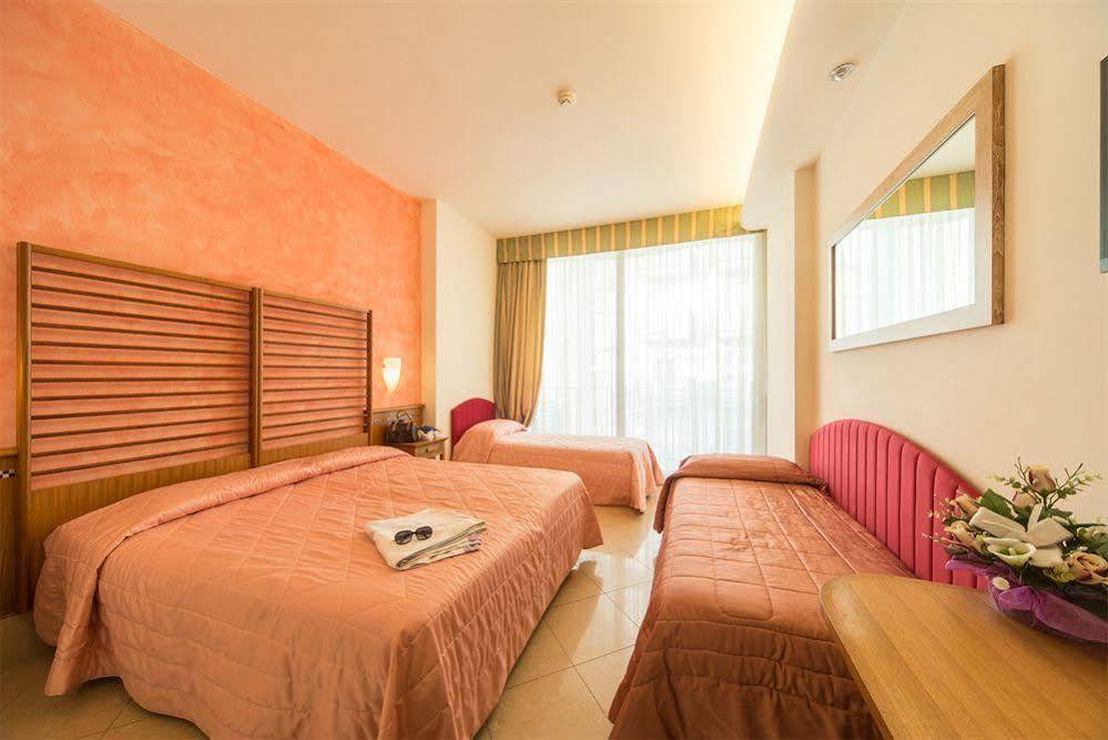Hotel Smeraldo Cesena Bagian luar foto